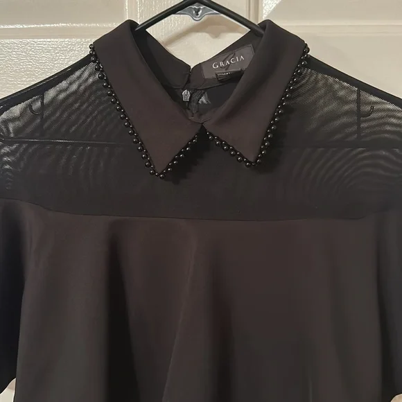 Elegant cape top with shear shoulders - Picture 2 of 6